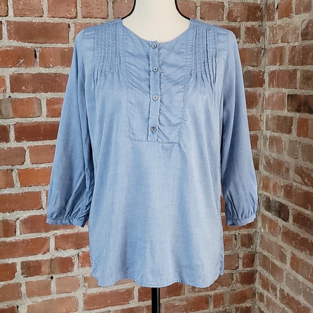 Amour Vert‎ Modal Silk Blend Chambray Top with 3/4 sleeves XS
